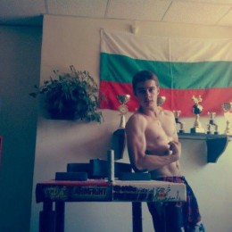 Лазар Варин